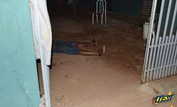 Homem que matou inquilino com 24 facadas diz que sofria amea&ccedil;as