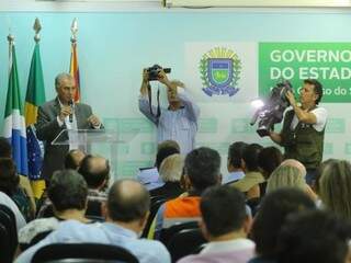 Reinaldo Azambuja, PSDB, governador do Estado,
à esquerda. (Foto: André Bittar/Arquivo).