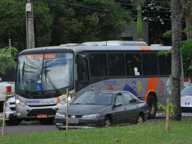 Cons&oacute;rcio desmente prefeito e diz que novos &ocirc;nibus j&aacute; foram comprados