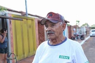 Eusébio Jara se mudou há dois meses para o bairro e comentou sobre a admiração que sente pelo vizinho (Foto: Henrique Kawaminami)