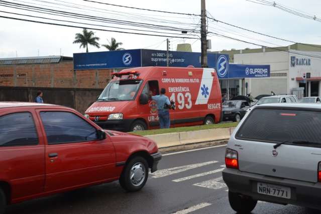 Tr&acirc;nsito fica lento, ap&oacute;s motorista passar mal na avenida Zahran