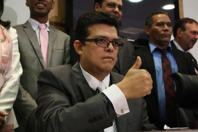 Olarte diz que vai retomar obras paralisadas na Capital