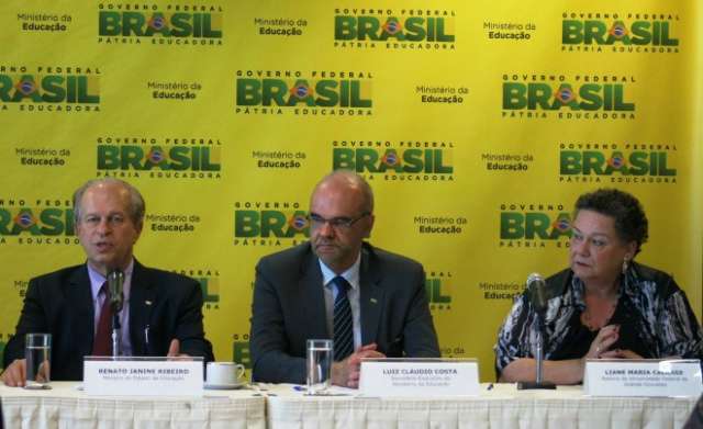 UFGD tem nova reitora com posse da professora-doutora Liane