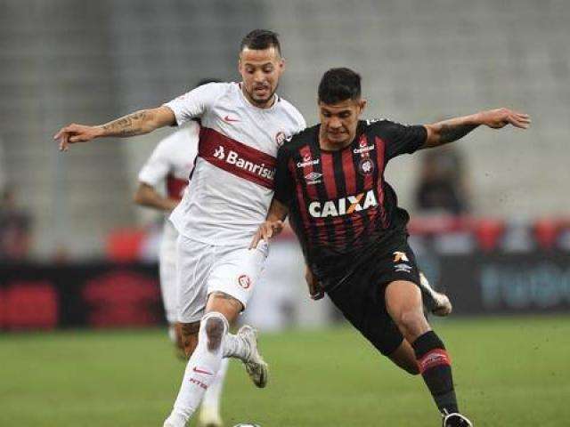 Atl&eacute;tico-PR e Internacional ficam no 2 a 2 para fechar a rodada do Brasileir&atilde;o