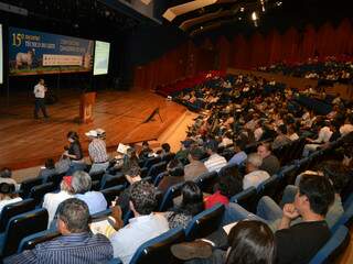 Alternativas para o setor foram discutidas durante o Encontro Técnico do Leite, que reuniu aproximadamente 1,5 mil pessoas em dois dias em Campo Grande. (Foto: Minamar Junior)
