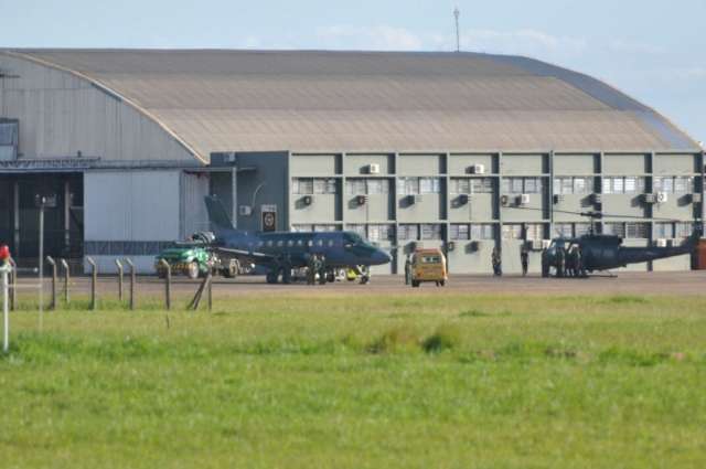 Pane em avi&atilde;o militar causa atraso de voos em Campo Grande