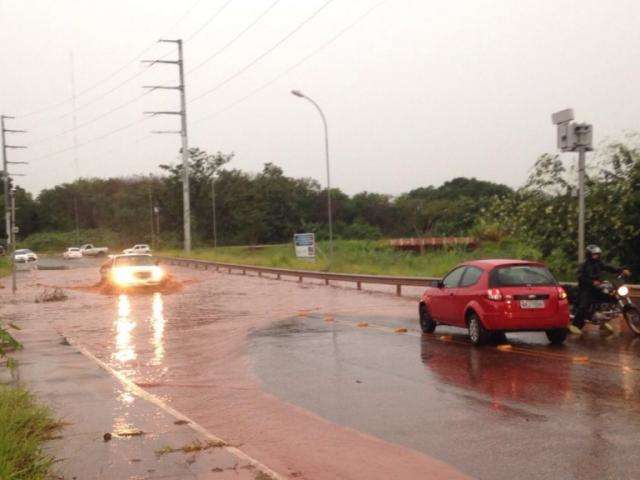 Chuva at&eacute; quatro vezes acima do normal deixa Defesa Civil em alerta