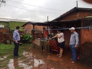 Chuva desabrigou temporariamente 24 famílias (Foto: Dilermano Alves/Caarapó News)