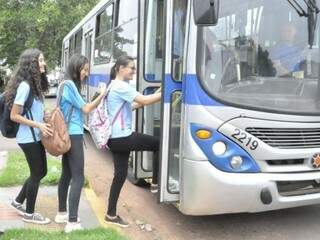 Se a linha do ônibus não passar p´roxima da residencia ou da escola do estudante, o sistema irá negar (Foto: PMCG)