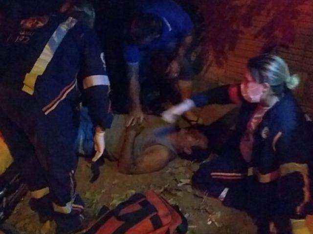 Suspeito de tentar estuprar mulher na sa&iacute;da de clube &eacute; espancado na rua