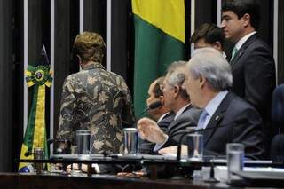 Dilma durante sua defesa no Senado. (Foto: Divulgação/Agência Senado)