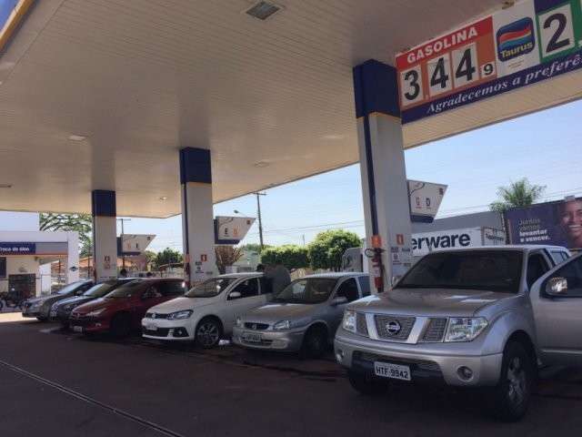 Lei pro&iacute;be uso do capacete em estabelecimento comercial p&uacute;blico