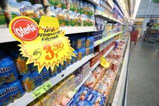 Pela lei, os supermercadistas são obrigados a anunciar a data de vencimento dos produtos em promoção (Foto: Marcelo Victor)