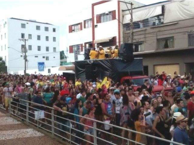 Carnaval 2016 termina hoje com mais Valu, matin&ecirc;s e escolas do grupo principal