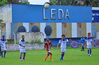 Tradicional estádio da Leda deve ser demolido para a construção de prédios e incorporadora oferece em troca um novo complexo esportivo (Foto Eliel Oliveira)