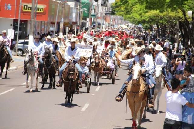 Mais de 2 mil cavaleiros participam de abertura da 32&ordf; Exponan
