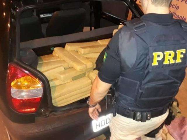 Suspeito foge e abandona carro com 149 quilos de maconha na BR-163