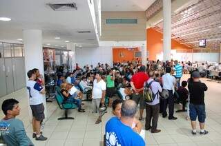 Maioria dos contribuintes vai à Central em busca do IPTU. (Foto: Simão Nogueira)