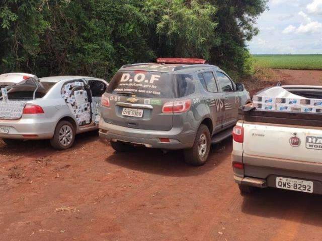 Dupla &eacute; presa ap&oacute;s abandonar carros lotados de cigarro e fugir correndo por mata