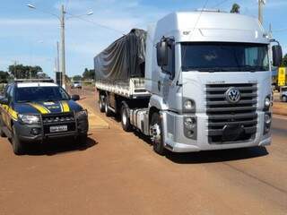 Caminhão foi levado posteriormente à PF em
Dourados (Foto/Reprodução)