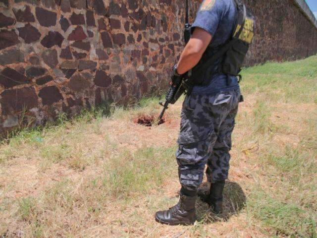 Palco de fuga em massa, pres&iacute;dio tem buraco &agrave; vista e refor&ccedil;o policial