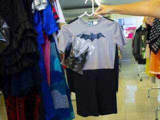 Tem roupa do Batman para os meninos (Foto: Divulgação)