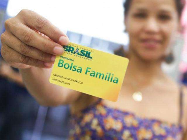 Governo retira 1,3 milh&atilde;o de benefici&aacute;rios do Programa Bolsa Fam&iacute;lia