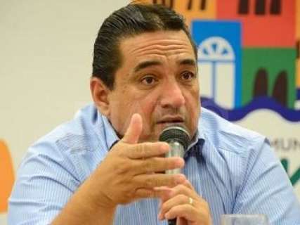 Sem licitação, prefeito de Corumbá paga R$ 982 mil para empresa do irmão 