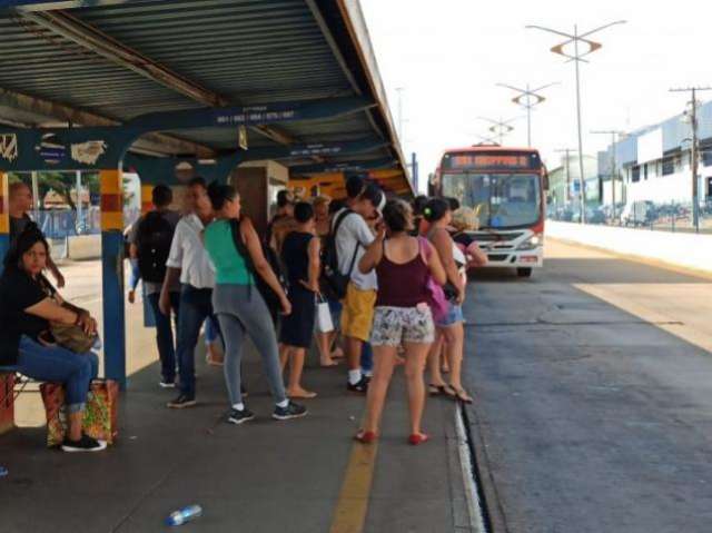 Cons&oacute;rcio refor&ccedil;a equipe para orientar usu&aacute;rios em dia de mudan&ccedil;as em rotas