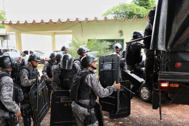 Pente-fino em Unei descobre troca de mensagens entre internos e traficantes