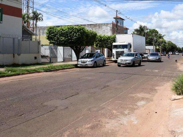 Bandidos invadem loja, rendem funcion&aacute;ria e fogem levando v&aacute;rios objetos 