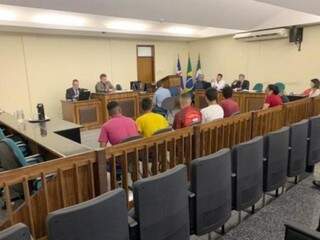 Acusados foram ouvidos na terça-feira (18) na sala de audiência do Tribunal do Júri em Três Lagoas (Foto: Divulgação/TJ/MS)