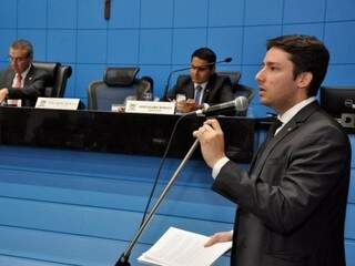 Deputado João Henrique Catan (PL) em sessão na Assembleia (Foto: Luciana Nassar/ALMS)