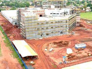 Hospital Regional de Três Lagoas estava com mais de 60% do projeto executado até o final do ano passado (Foto: Divulgação/Seinfra)