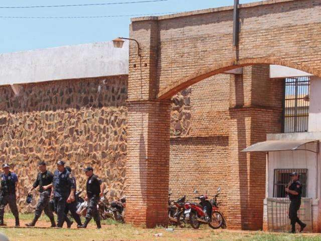 Justi&ccedil;a decreta pris&atilde;o de servidores suspeitos de permitir fuga de detentos 