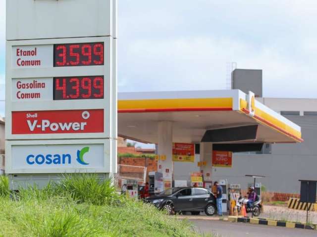 S&oacute; gasolina sobe: postos ignoram ICMS menor e &quot;congelam&quot; pre&ccedil;o do &aacute;lcool 