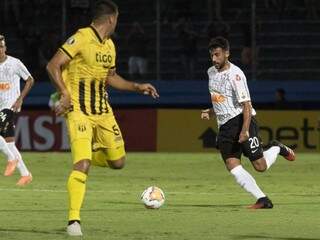 Corinthians n&atilde;o faz um bom jogo e perde de 1 a 0 para o Guaran&iacute;