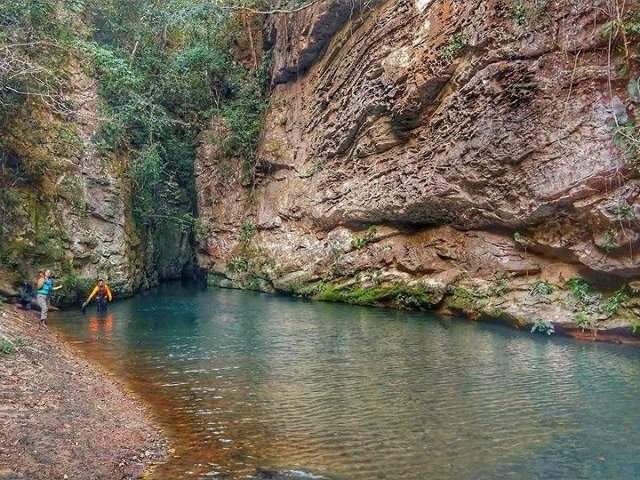 Com c&acirc;nion e cachoeiras que &ldquo;renascem&rdquo;, aventura fica a 154 km de Campo Grande