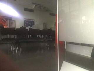 Agência bancária fechada devido a falta de energia elétrica (Foto: Jovem Sul News)