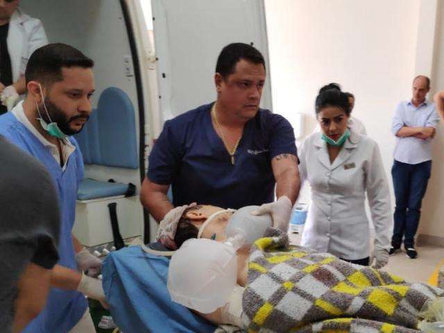 Baleado na cabe&ccedil;a, secret&aacute;rio especial da Casa Civil chega a hospital
