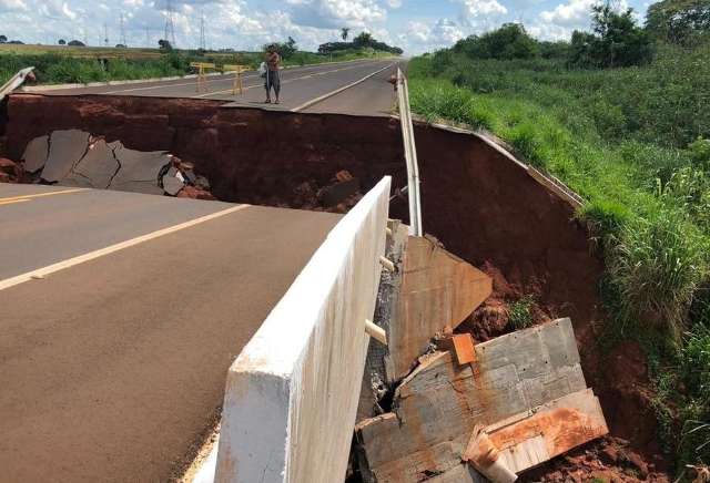 Decretada emerg&ecirc;ncia em munic&iacute;pio de MS afetado por chuva e queda de ponte