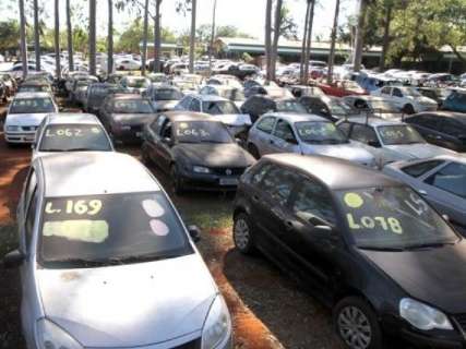 Detran-MS realiza leil&atilde;o com 235 ve&iacute;culos conservados na Capital