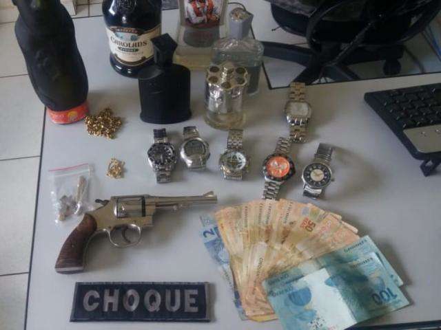 Choque prende bando que furtou condom&iacute;nio e acha joias j&aacute; derretidas
