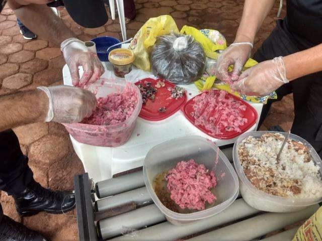 Mulher leva maconha na azeitona de maionese para filho comer no pres&iacute;dio
