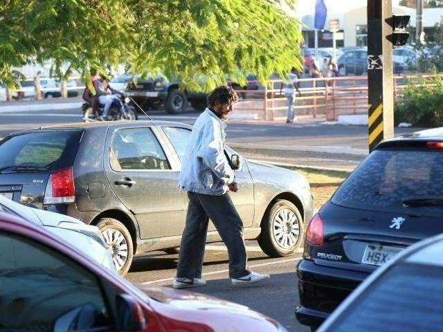 Enquanto 2 recebem tratamento, 8 moram na rua e vivem com psicose
