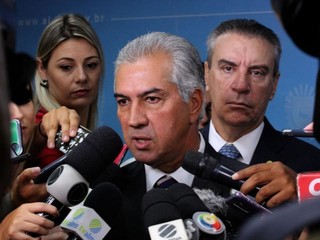 Governador Reinaldo Azambuja (PSDB) durante entrevista coletiva na Assembleia (Foto: Chico Ribeiro - Assessoria)