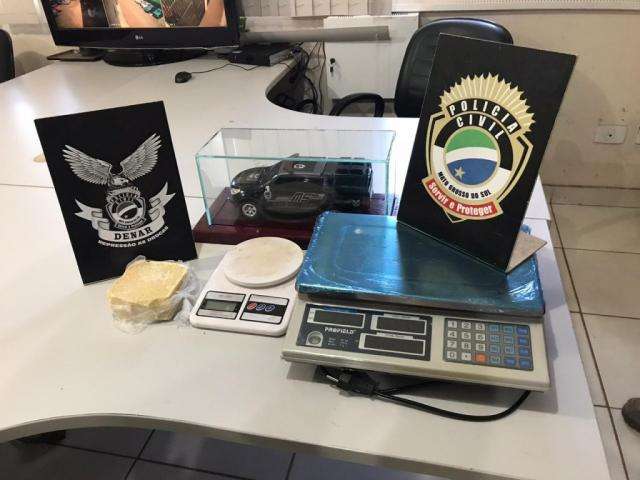 M&atilde;e esconde filho foragido e acaba presa com droga avaliada em R$ 30 mil