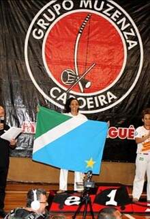 Rosângela segurando a bandeira de Mato Grosso do Sul (Foto: Arquivo pessoal)