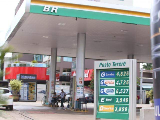 Gasolina chega a R$ 4,62; veja em quais postos ainda vale o preço antigo - Economia - Campo Grande News