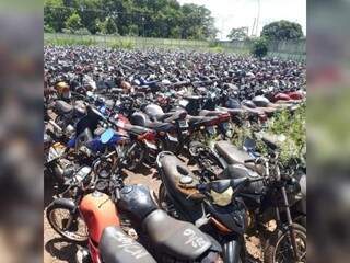 Motocicletas lotam pátio do Detran-MS; ao menos 17 veículos foram furtados em duas cidades (Foto: Divulgação)